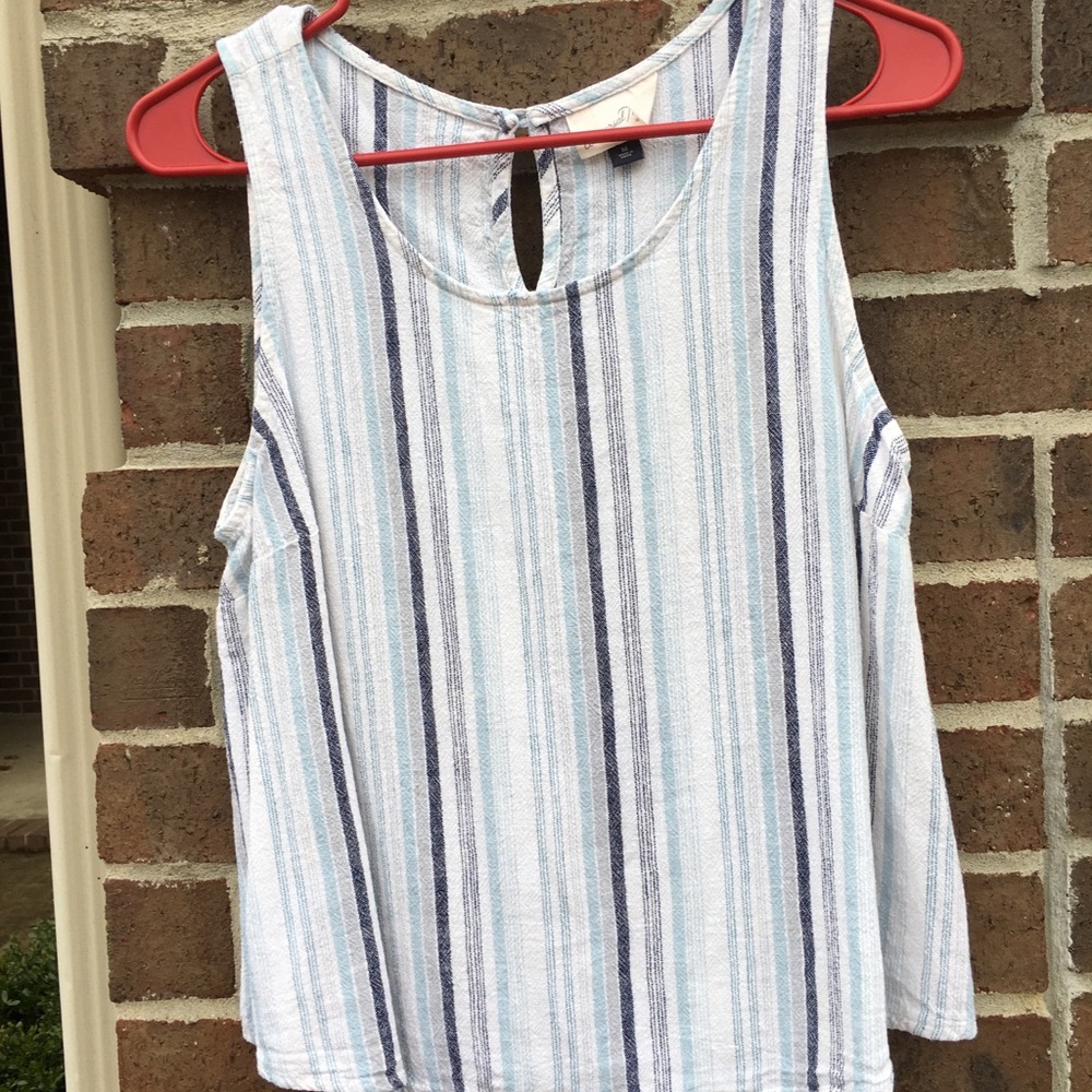 2 for $7 - Universal Thread top